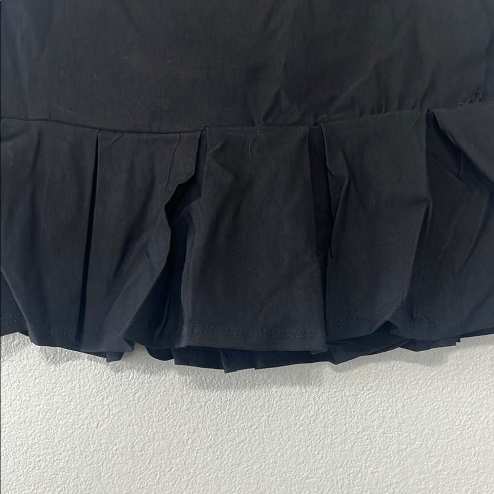 Black Ruffled Mini‎ Skirt - Picture 2 of 4